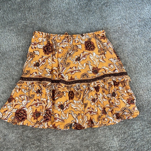 SPELL Etienne Skirt Size Medium Bohemian Dream Mini Tier Beautiful Floral Detail - Picture 2 of 13
